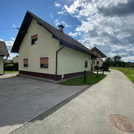 Old Traditional House Holiday home Visoko (Sencur)